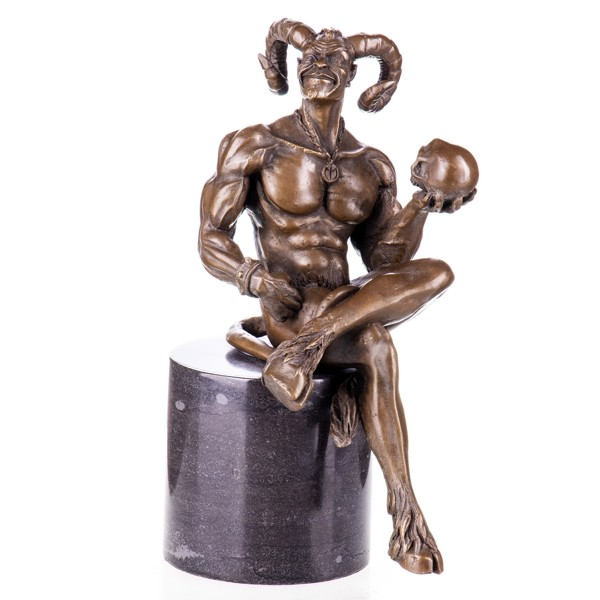 Ördög, kezében koponyával - bronz szobor márványtalpon képe